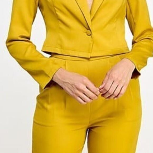 Single button crop blazer with tailored pants set‎ - Picture 5 of 5
